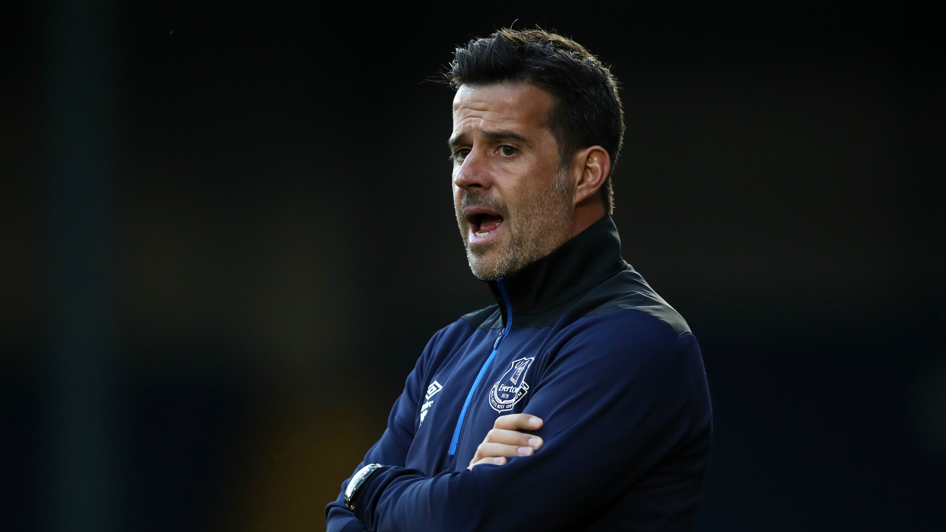 正启动与曼 正启动与曼